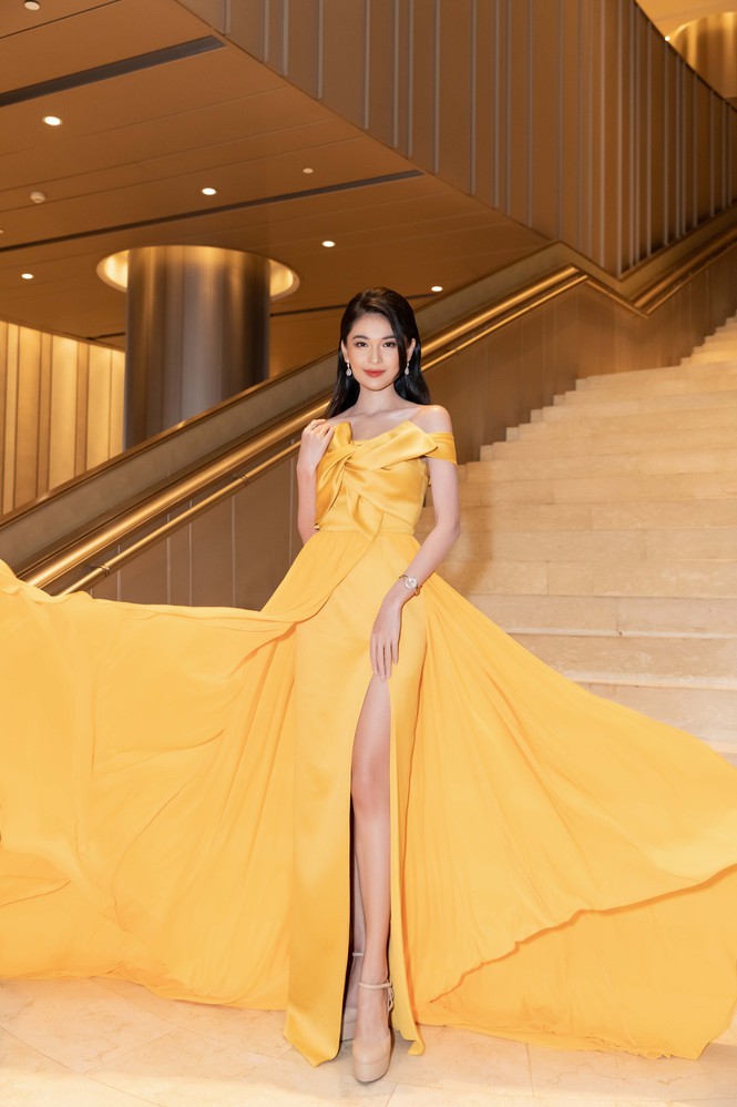 a hau thuy dung cham chi di lam trong ngay sinh nhat hinh 1