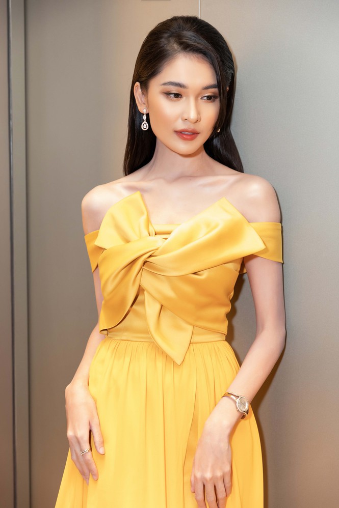 a hau thuy dung cham chi di lam trong ngay sinh nhat hinh 2