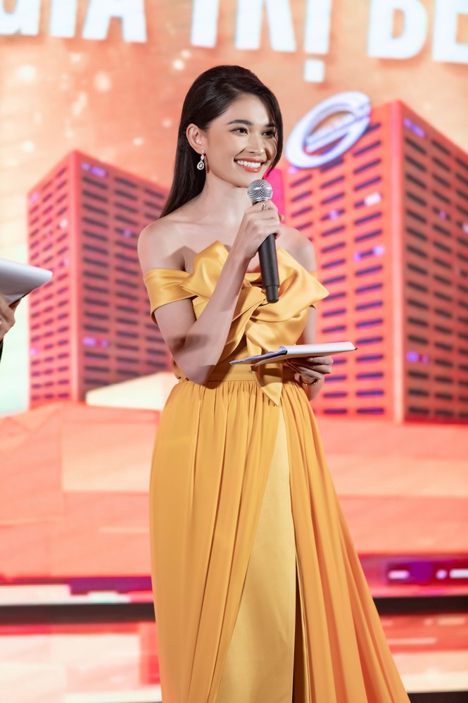 a hau thuy dung cham chi di lam trong ngay sinh nhat hinh 5