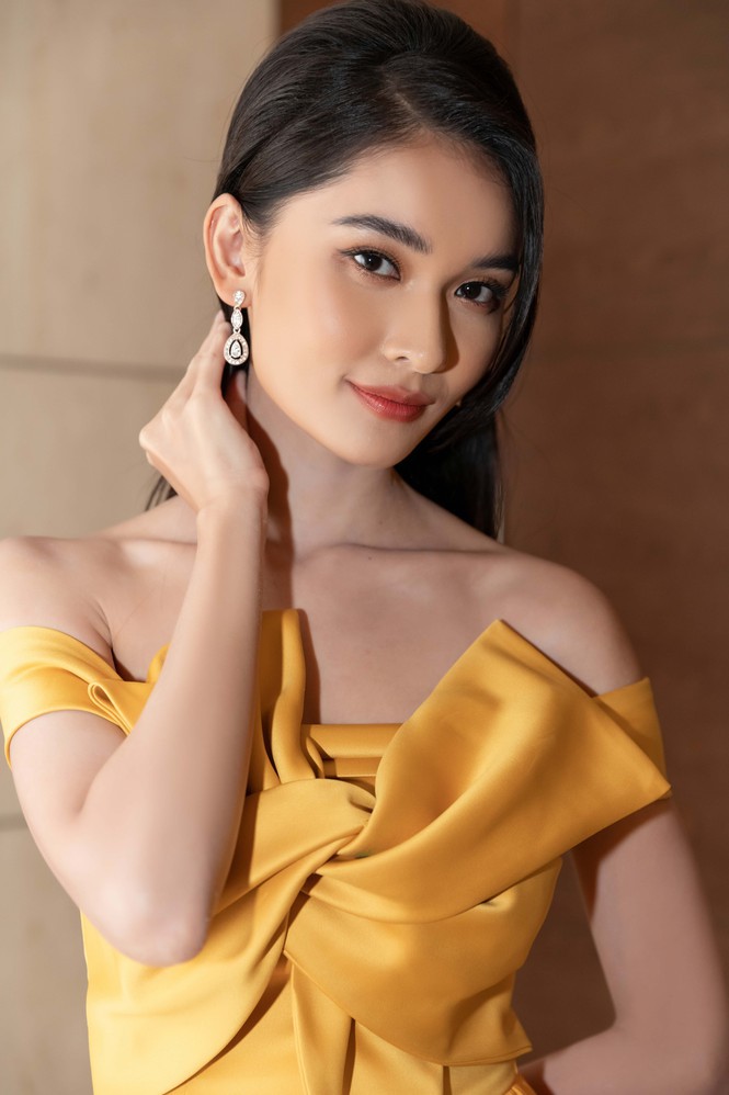 a hau thuy dung cham chi di lam trong ngay sinh nhat hinh 8