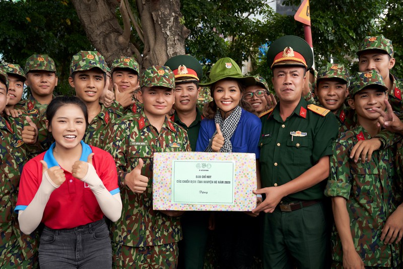 h’hen nie that bim toc tham du le ra quan chien dich "mua he xanh " hinh 10
