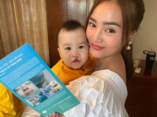 chuyen showbiz: khong giau giem, ho ngoc ha tu tin khoe anh bung bau  hinh 5