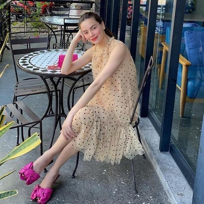 chuyen showbiz: khong giau giem, ho ngoc ha tu tin khoe anh bung bau  hinh 1