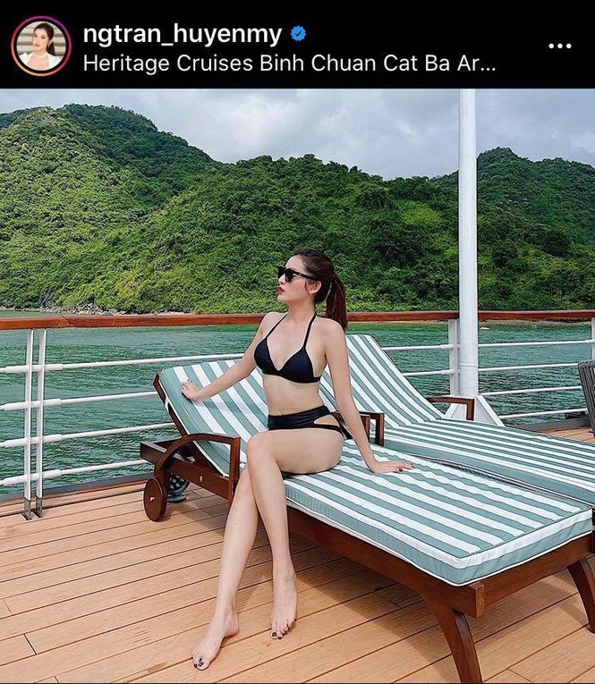 dan hoa hau, a hau khoe body dep hut mat voi ao tam tren bai bien hinh 2