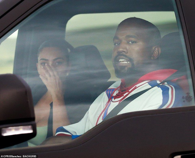 kim kardashian bat khoc khi tro chuyen voi chong sau vu cang thang hinh 1