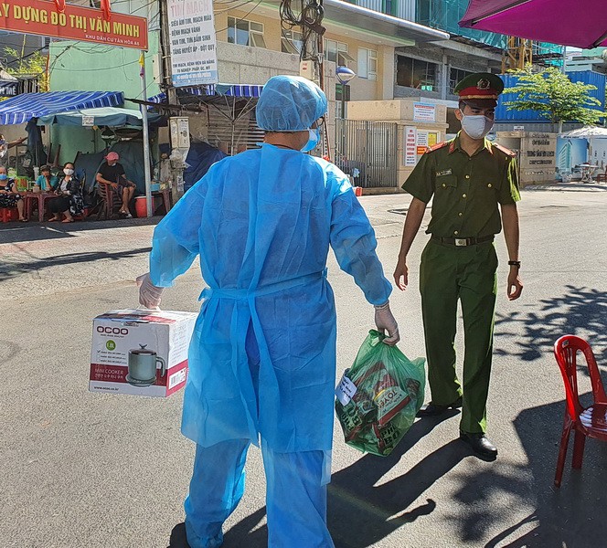 tinh nguoi trong thanh pho cach ly hinh 1