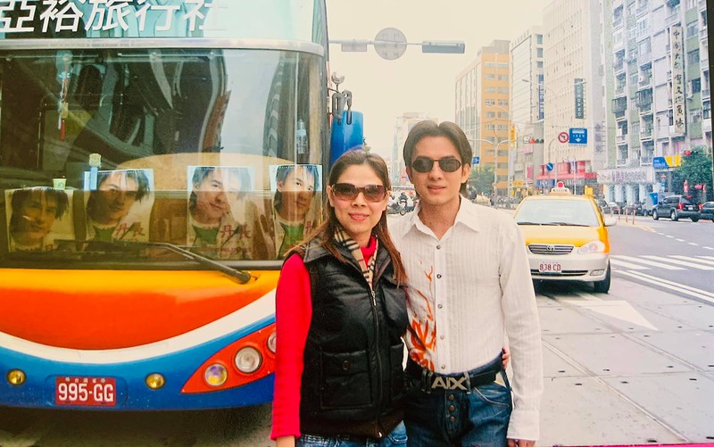 thanh thao xin loi vo dan truong vi dang loat anh tinh tu ben nam ca si hinh 11