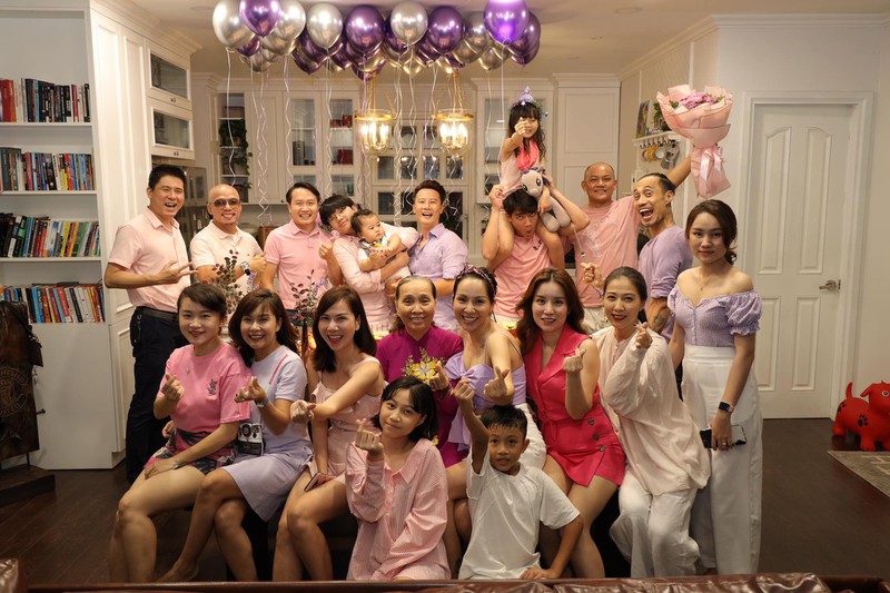 hoang bach xuc dong den bat khoc trong ngay sinh nhat mung tuoi 40 hinh 2