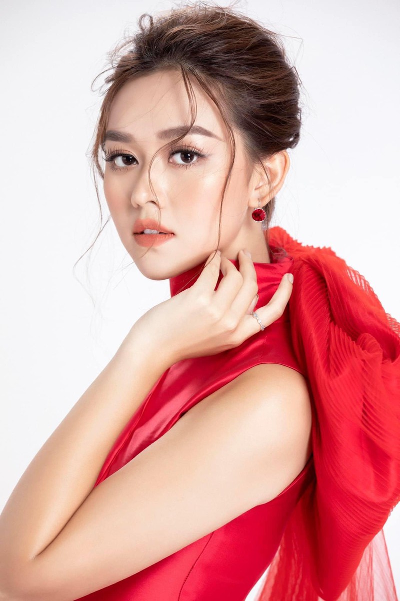 top 3 miss world vietnam 2019 chia se cam xuc sau 1 nam dang quang hinh 2