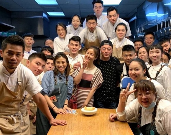 chuyen showbiz: lo anh qua khu "khong nhu mo" cua ban trai huong giang hinh 4