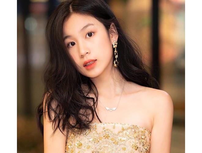 chuyen showbiz: lo anh qua khu "khong nhu mo" cua ban trai huong giang hinh 8
