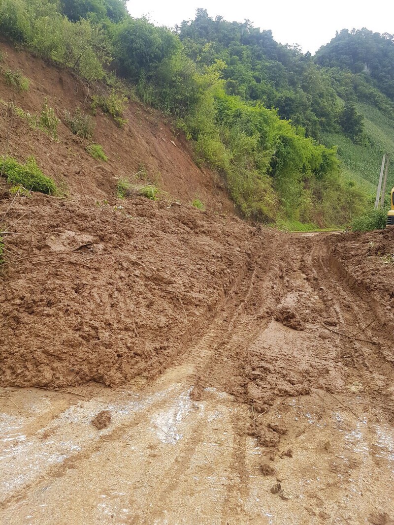 mua keo dai, gay ach tac tai 11 vi tri tren cac tuyen giao thong o son la hinh 3