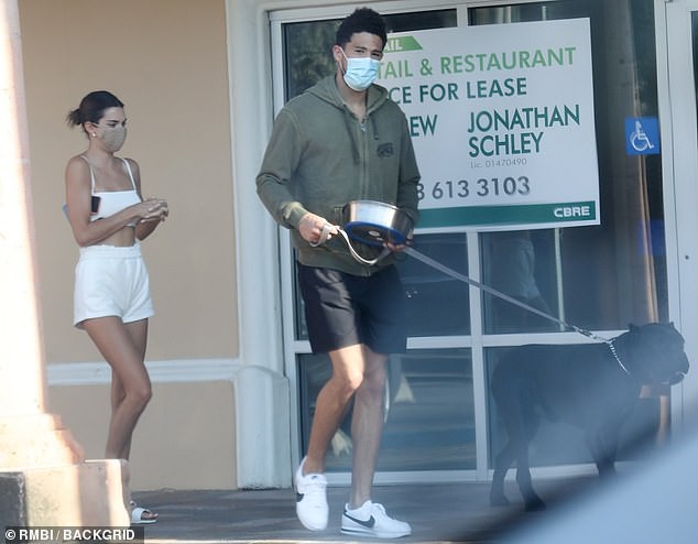 kendall jenner lai sieu xe sanh dieu ra pho sau khi xac nhan co ban trai moi hinh 4