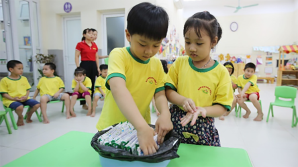 hon 1 trieu tre em ha noi duoc thu huong sua hoc duong hinh 2