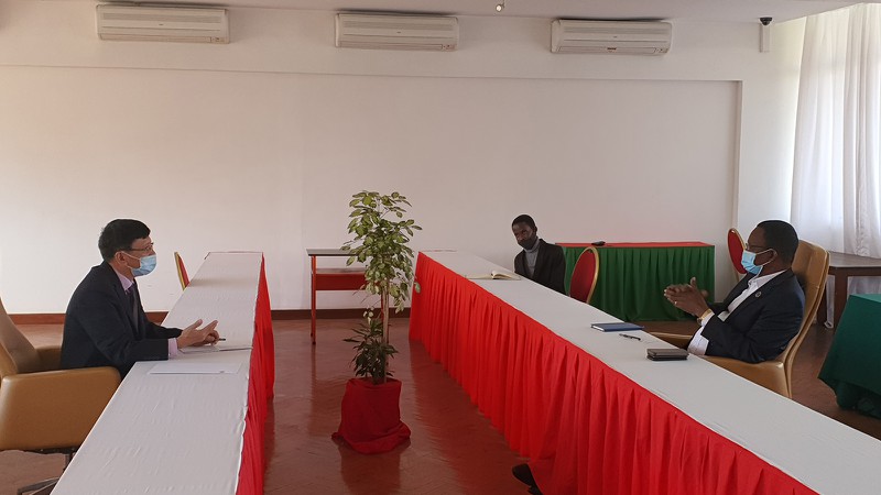 mozambique day manh quan he hop tac voi dang cong san viet nam hinh 1