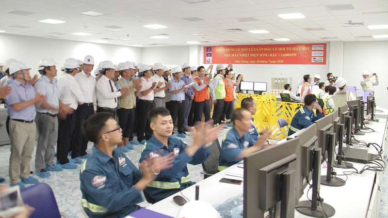 no luc vuot khung hoang "kep" dua cac du an ve dich dung tien do hinh 1