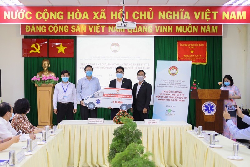 tap doan novaland tang xe cap cuu ho tro tuyen dau chong dich hinh 3