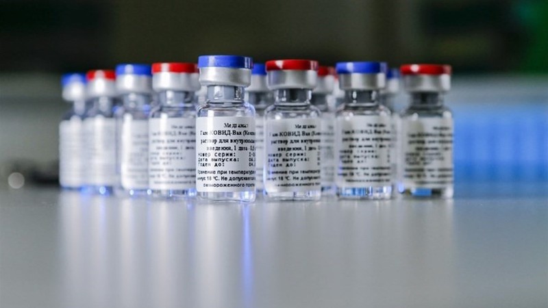 vaccine covid-19 dau tien tren the gioi: viet nam co tinh chuyen nhap khau? hinh 1