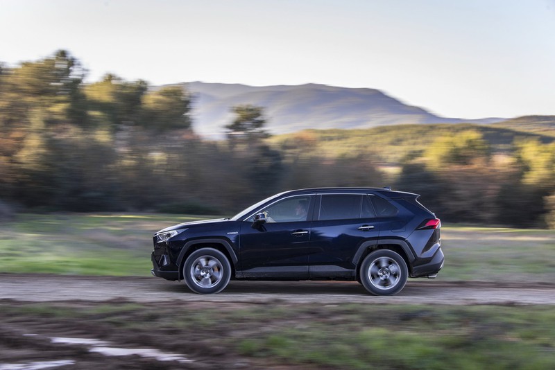 tim hieu ve toyota rav4 hybrid cho thi truong chau au hinh 5