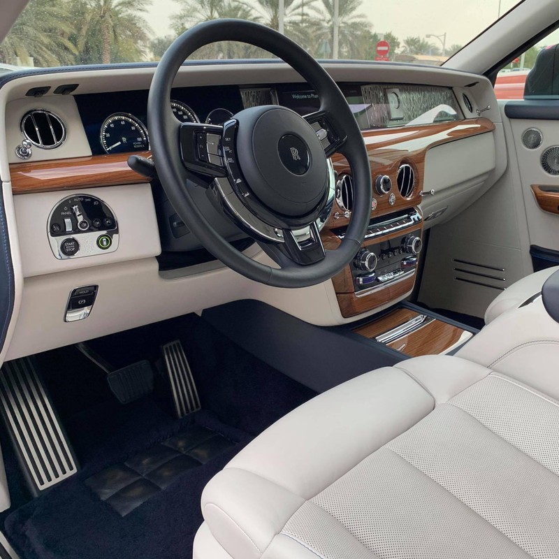 rolls-royce phantom son "loe loet" theo phong cach duong pho hinh 7