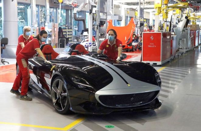 ferrari tai san xuat tro lai hoan toan tu ngay 8/5 hinh 1