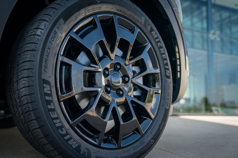 kia telluride 2021 huyen bi hon khi trang bi goi nightfall edition hinh 2