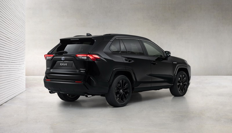toyota rav4 hybrid ra mat black edition dep bi an tai chau au hinh 4