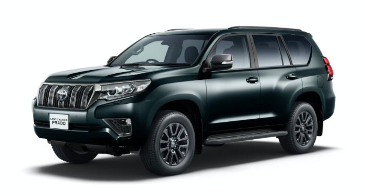 toyota land cruiser prado them suc manh va phien ban mau den hinh 1