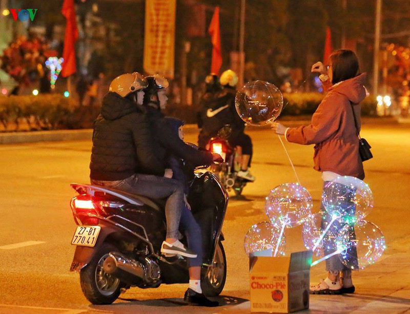 truc tiep: cung vov don giao thua va nam moi canh ty 2020 hinh 95