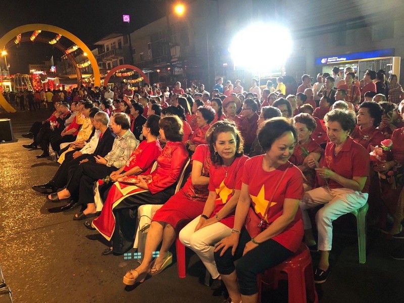 truc tiep: cung vov don giao thua va nam moi canh ty 2020 hinh 49