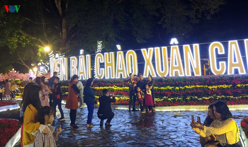 truc tiep: cung vov don giao thua va nam moi canh ty 2020 hinh 109