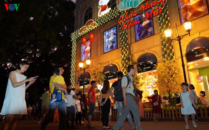 truc tiep: cung vov don giao thua va nam moi canh ty 2020 hinh 180