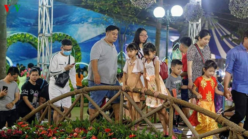 truc tiep: cung vov don giao thua va nam moi canh ty 2020 hinh 43