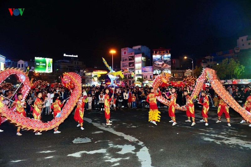 truc tiep: cung vov don giao thua va nam moi canh ty 2020 hinh 25