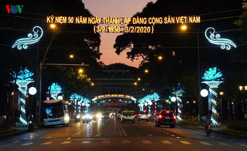 truc tiep: cung vov don giao thua va nam moi canh ty 2020 hinh 179