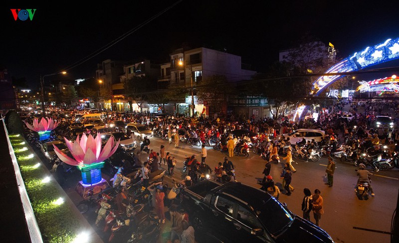 truc tiep: cung vov don giao thua va nam moi canh ty 2020 hinh 74