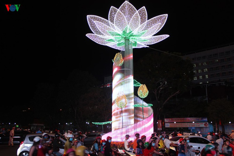 truc tiep: cung vov don giao thua va nam moi canh ty 2020 hinh 20