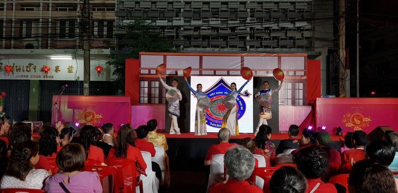truc tiep: cung vov don giao thua va nam moi canh ty 2020 hinh 51