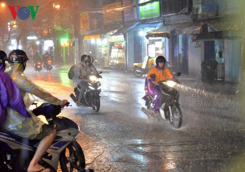 ha noi don "con mua vang" giai nhiet sau nhung ngay nang nong gay gat hinh 1