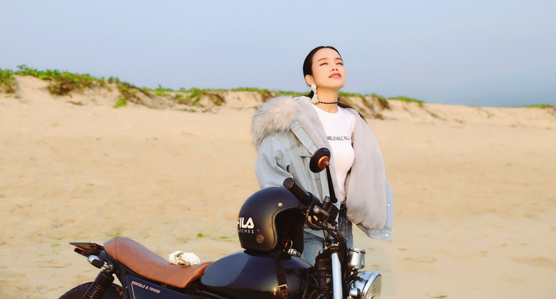 "sao mai" sen hoang my lam chay xe phan khoi lon, hat nhac am huong dan ca hinh 2