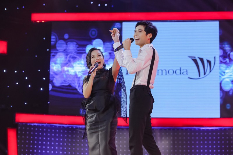 ca si my linh lien tuc "chat dep" tran thanh o "giong ai giong ai" hinh 4