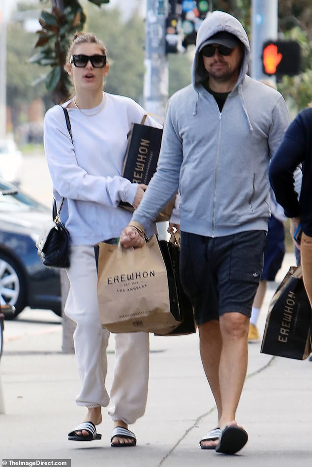 leonardo dicaprio va ban gai xinh dep dien dep doi di mua sam o my hinh 2