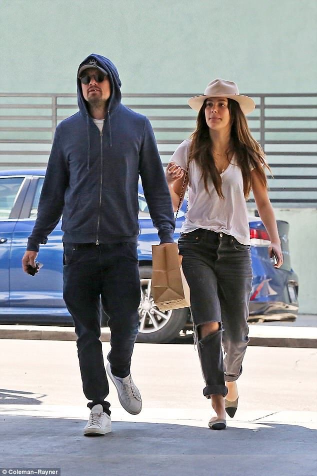 leonardo dicaprio va ban gai xinh dep dien dep doi di mua sam o my hinh 5