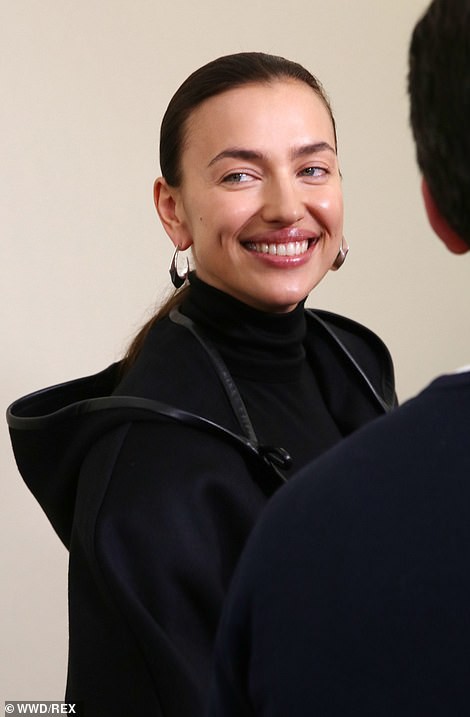 sieu mau irina shayk mac do kin dao, than thai lanh lung tren san dien hinh 4
