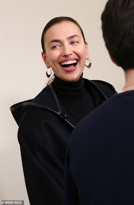 sieu mau irina shayk mac do kin dao, than thai lanh lung tren san dien hinh 5