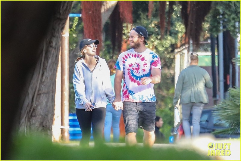chris pratt doi mu nguoc cuc ngau, tinh cam nam tay vo di dao pho  hinh 4