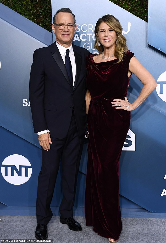 tom hanks tinh nguyen hien mau de nghien cuu vaccine tri covid-19 hinh 1