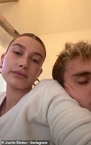justin bieber "gay sot" khi nhay tik tok cung vo va cac em gai tai nha hinh 3