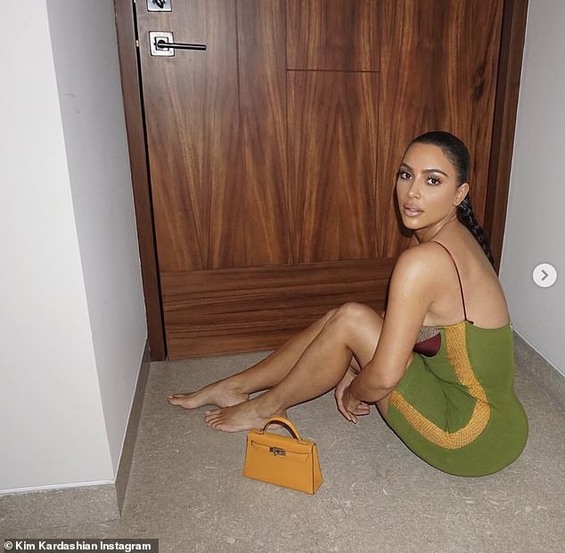 kim kardashian dien dam bo sat, ton hinh the nong bong o tuoi 39 hinh 3