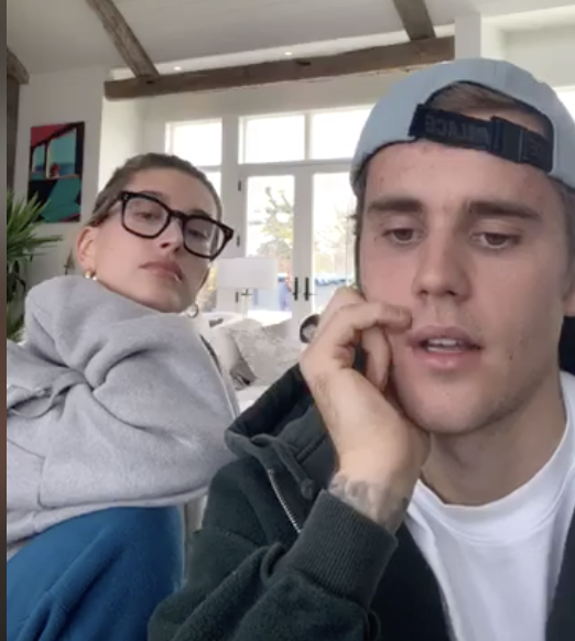 justin bieber coi ao khoe hinh xam khi nhay tik tok giua troi nang hinh 3